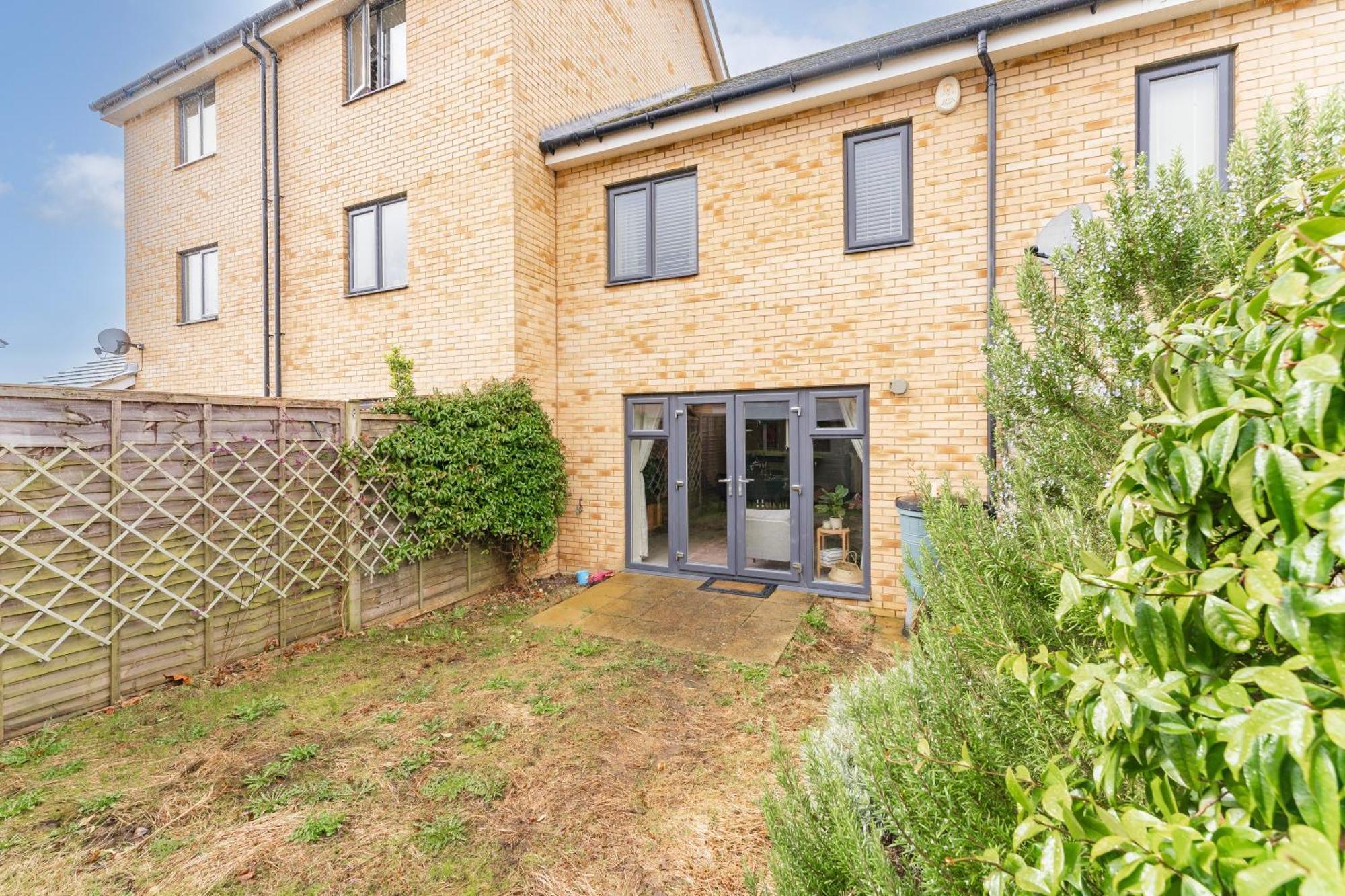 Holiday home Stylish & Spacious 3bed With Fast Wifi & Private Parking