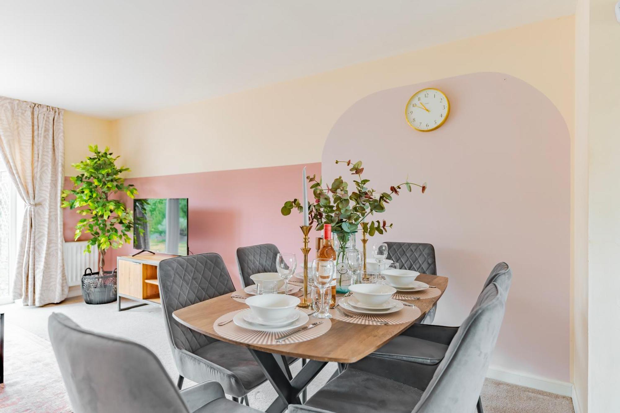 Stylish & Spacious 3bed With Fast Wifi & Private Parking Holiday home Cambourne